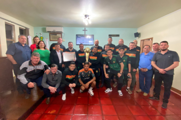 Vereadores entregam moção à Associação Entre-Ijuís Futsal