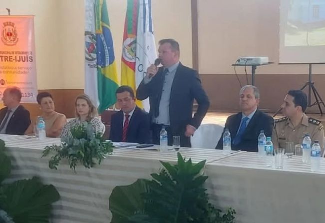 VEREADOR CRISTIANO WEBER É ELEITO PRESIDENTE DA CÂMARA MUNICIPAL DE VEREADORES DE ENTRE-IJUÍS!