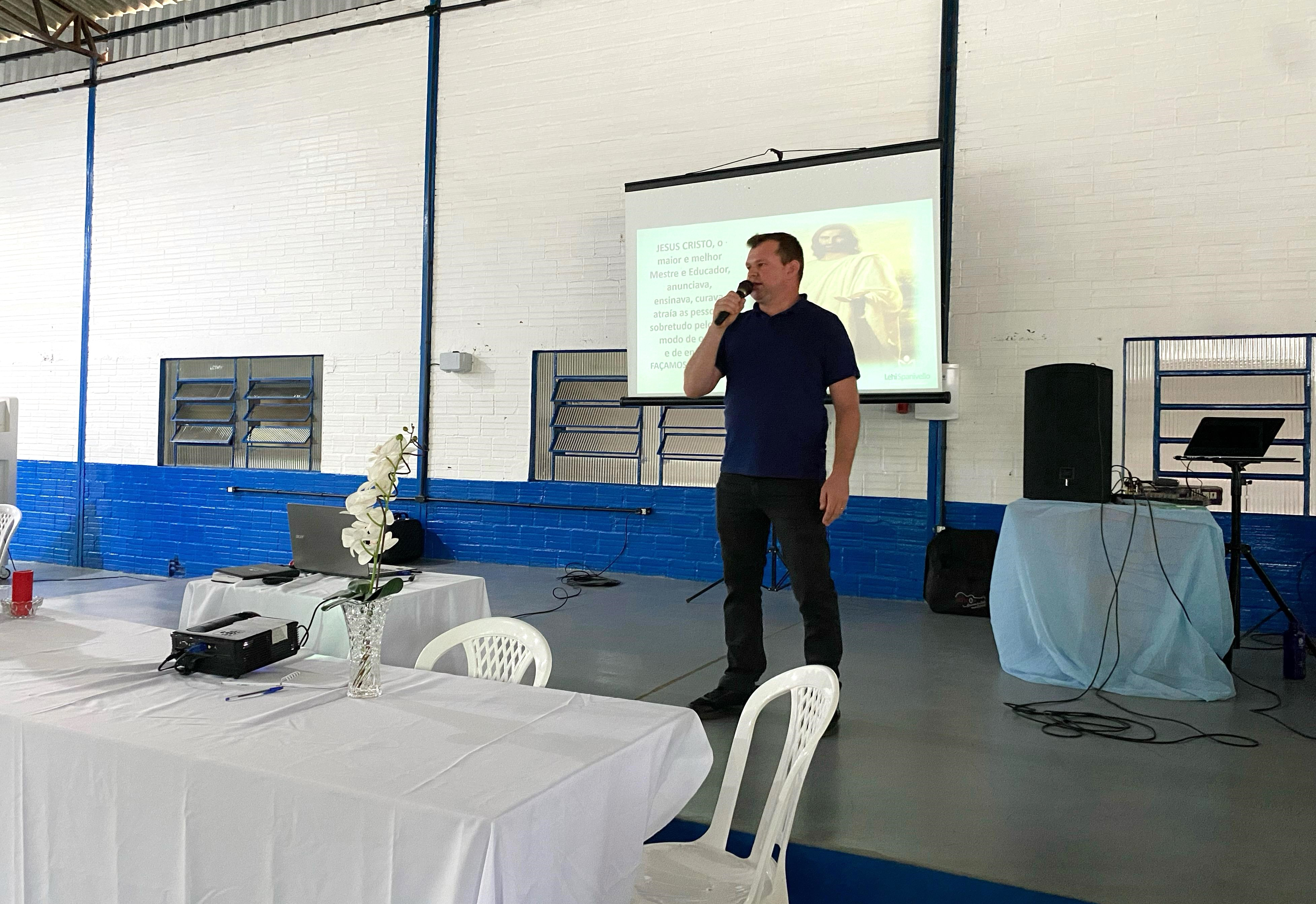 PRESIDENTE DA CÂMARA DE VEREADORES PARTICIPA DE EVENTO DE ABERTURA DO ANO LETIVO 2025