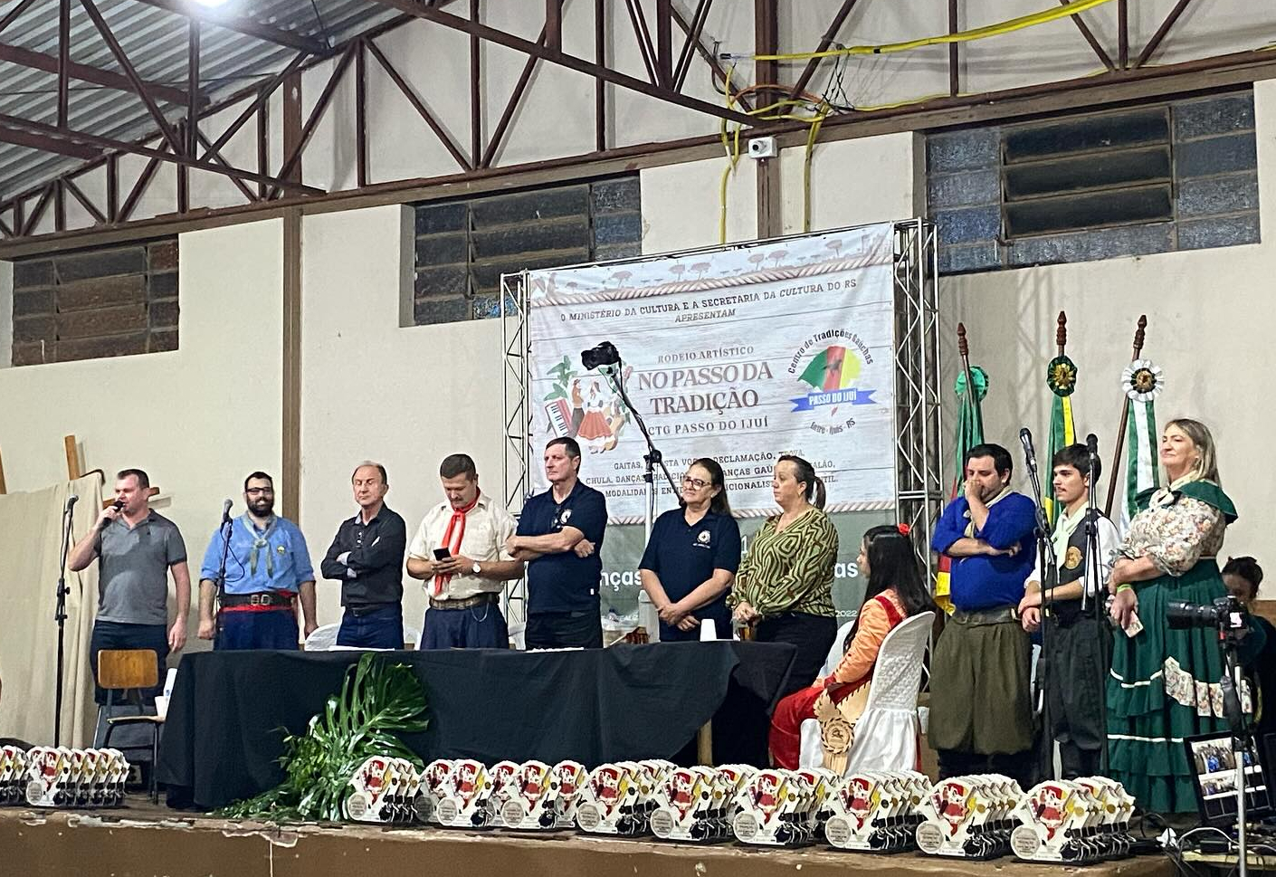 PODER LEGISLATIVO PARTICIPA DO ENCERRAMENTO DO RODEIO ARTÍSTICO “NO PASSO DA TRADIÇÃO”