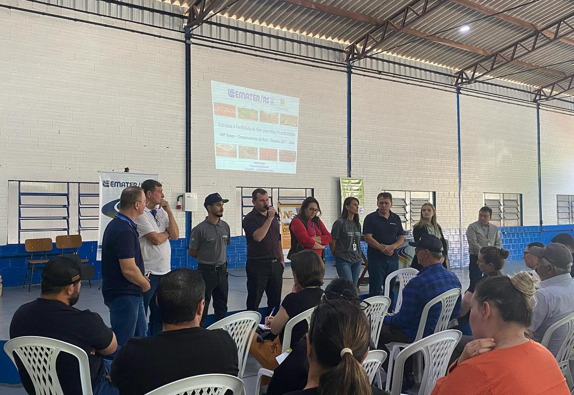 VEREADORES REPRESENTAM PODER LEGISLATIVO EM CURSO DA EMATER/RS